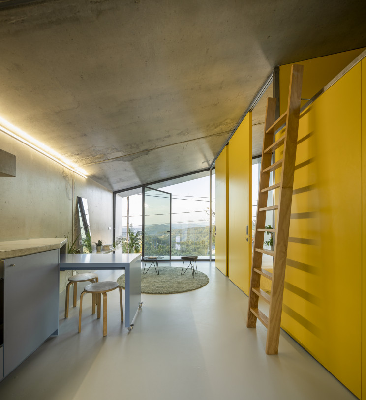 Edifício de uso misto em Vale de Cambra (interior) / © Fernando Guerra | FG+SG